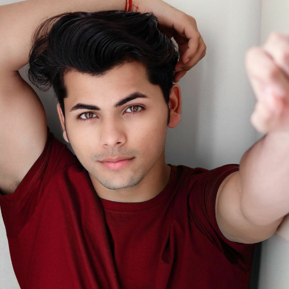 Siddharth Nigam Kimdir?